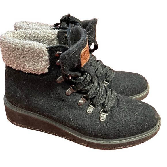 Black Boot w/ Sherpa Trim - Picture 2 of 5